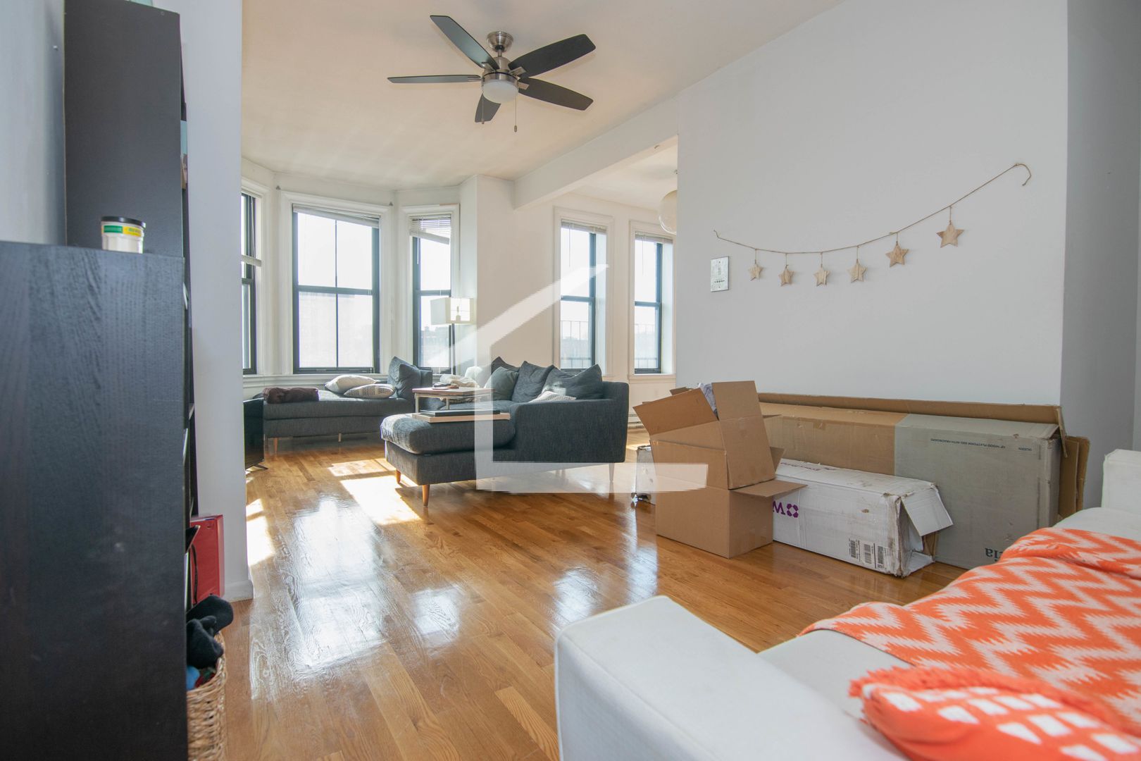 Boston Townhome: 17 Cortes St