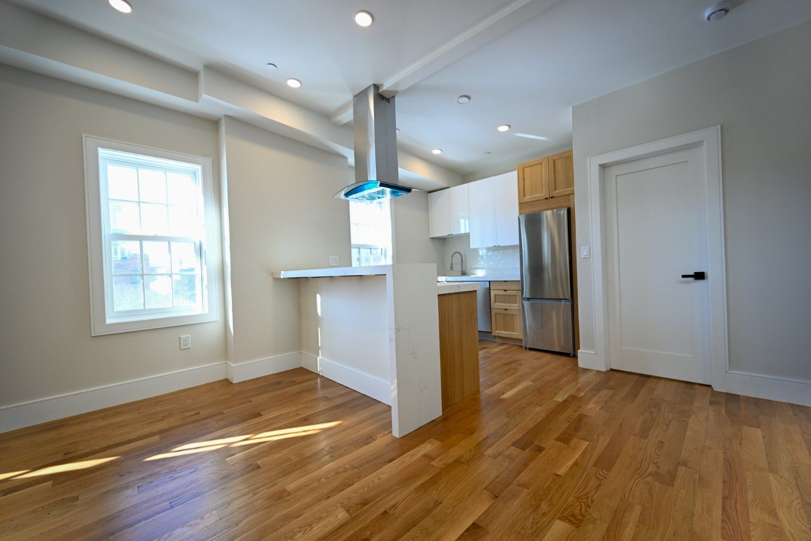 Boston Condo: 17 Winchester St