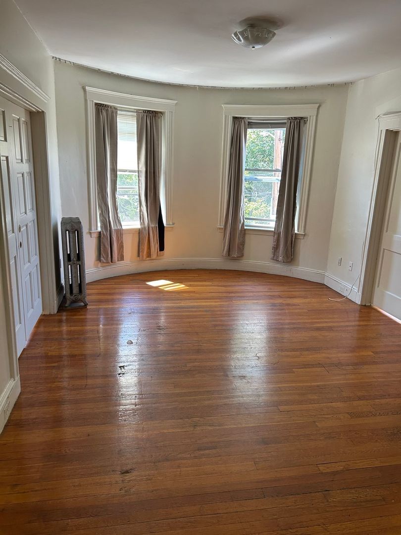 Brookline Condo: 187 Winthrop Road