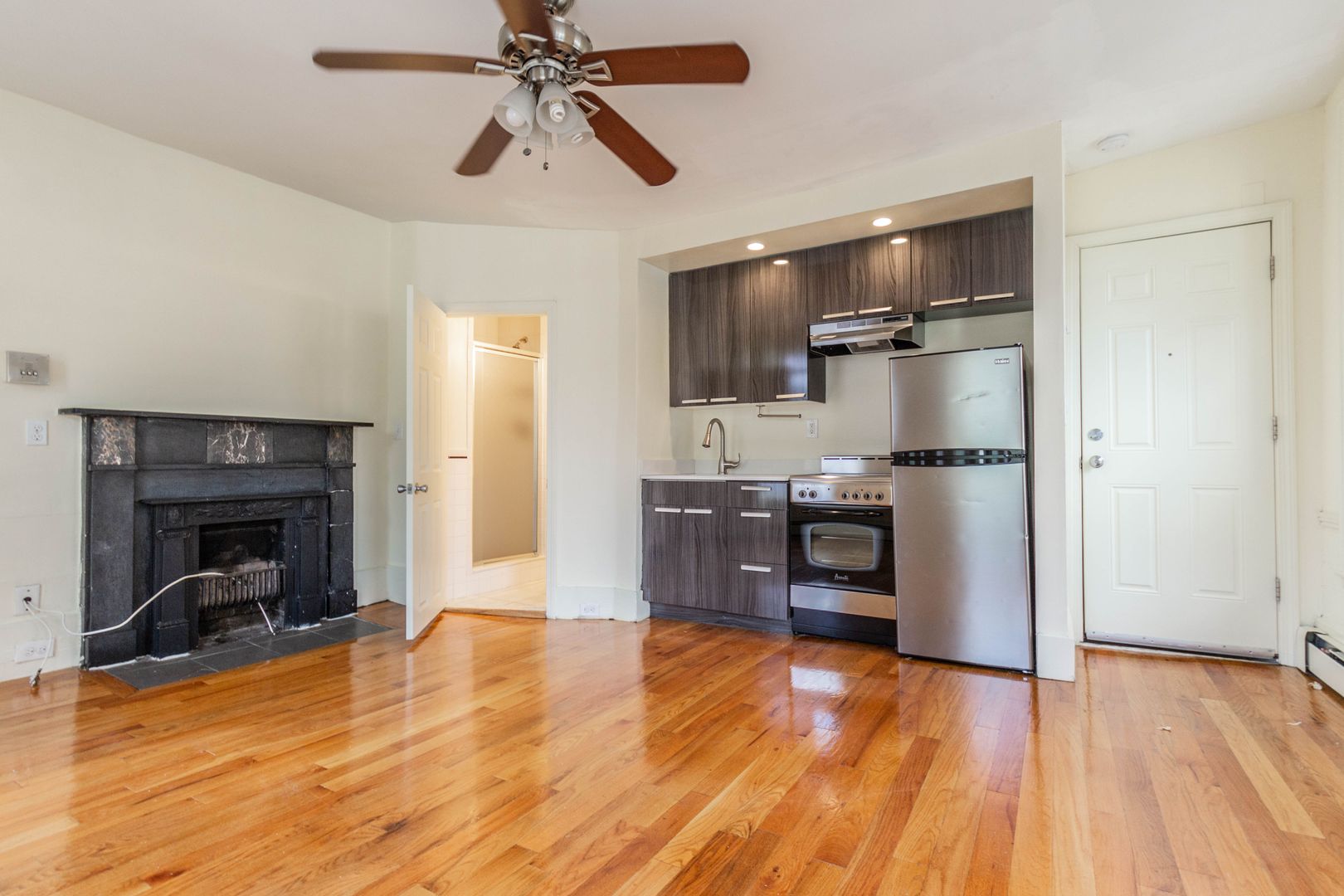 Boston Condo: 24 Joy St