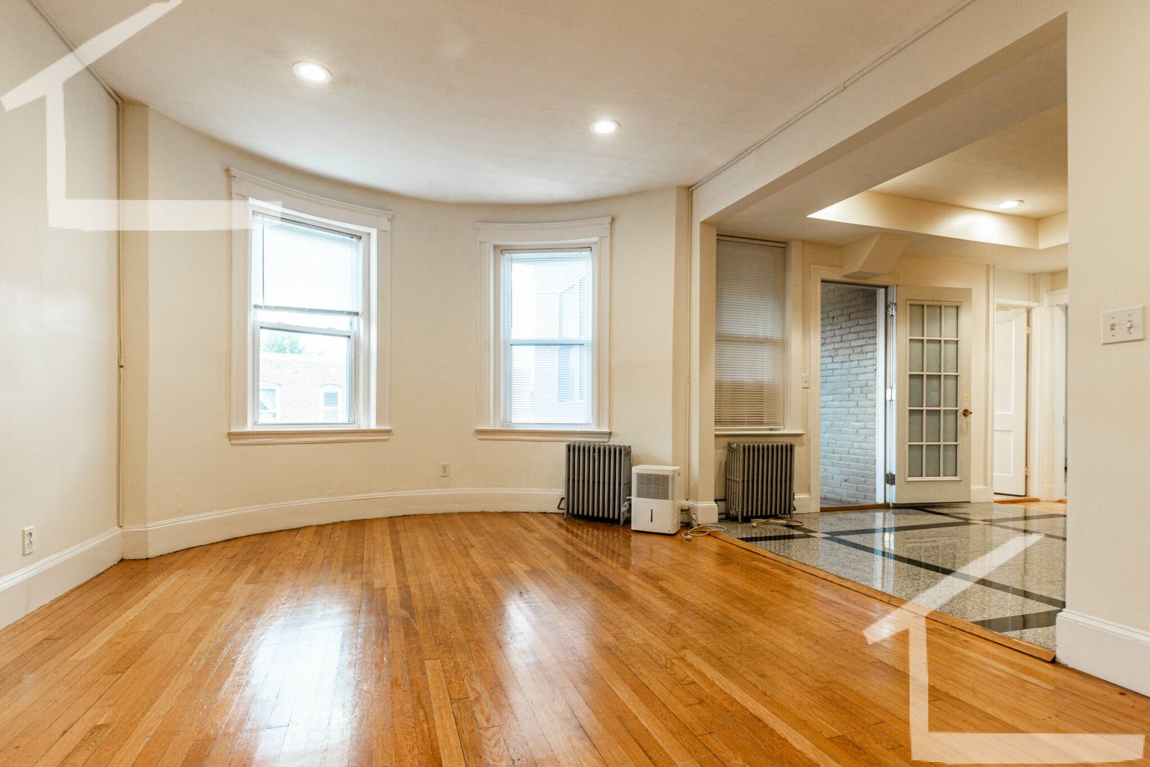 Brookline Condo: 55 Babcock St