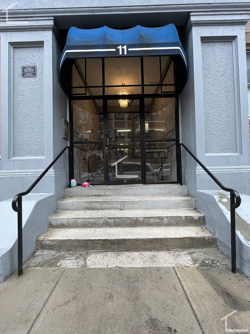 Boston Condo: 11 Royce Rd