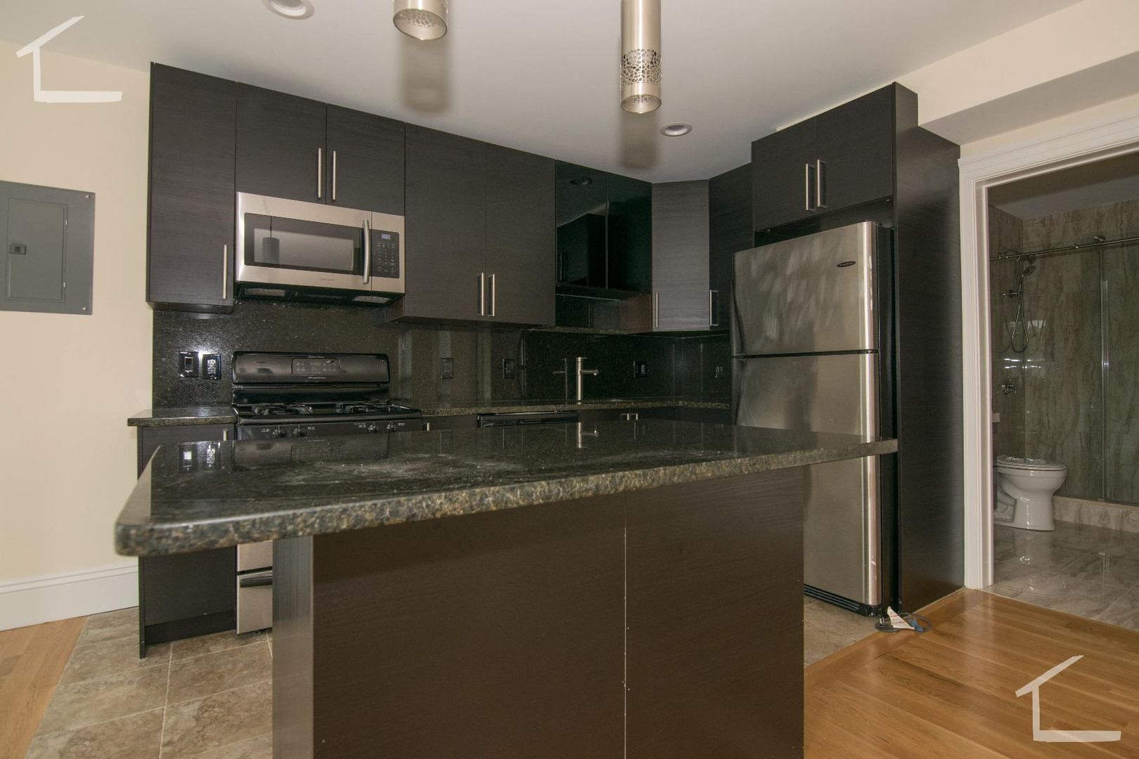 Boston Condo: 1616 Beacon St