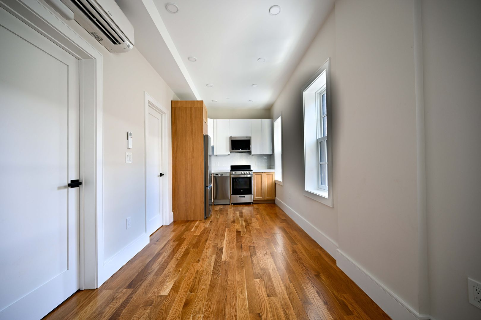 Boston Condo: 18D Winchester St