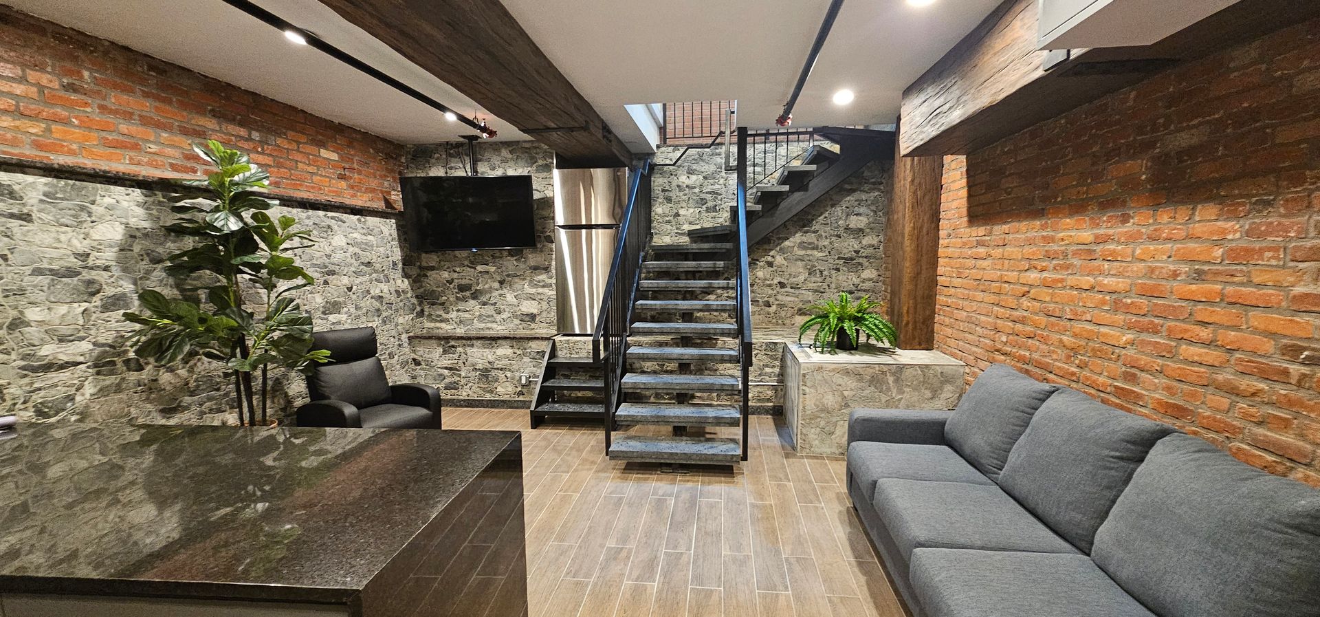 Boston Condo: 1028 Commonwealth Ave