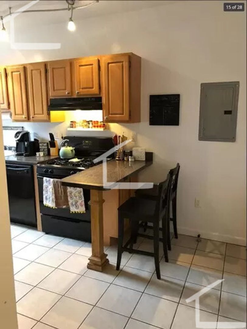 Boston Condo: 1942 beacon st