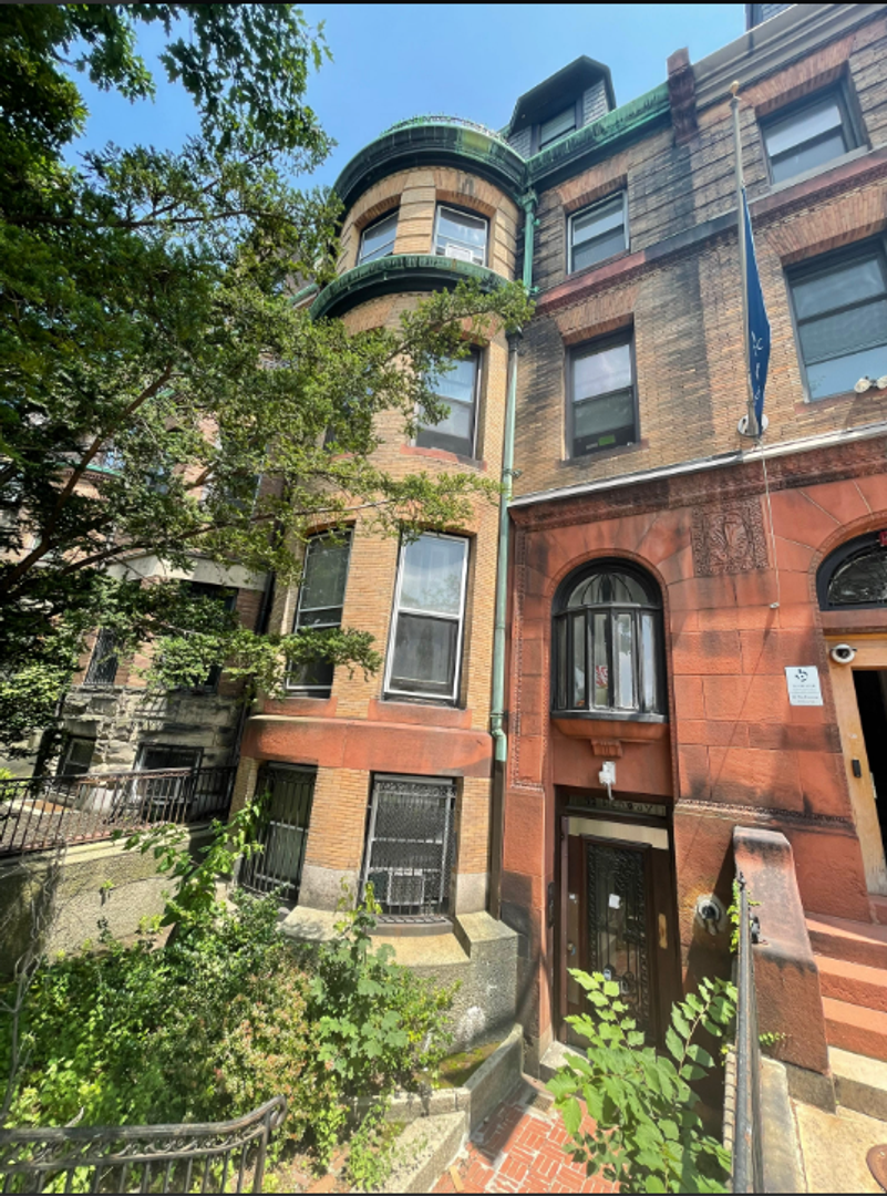 Boston Condo: 54 Fenway