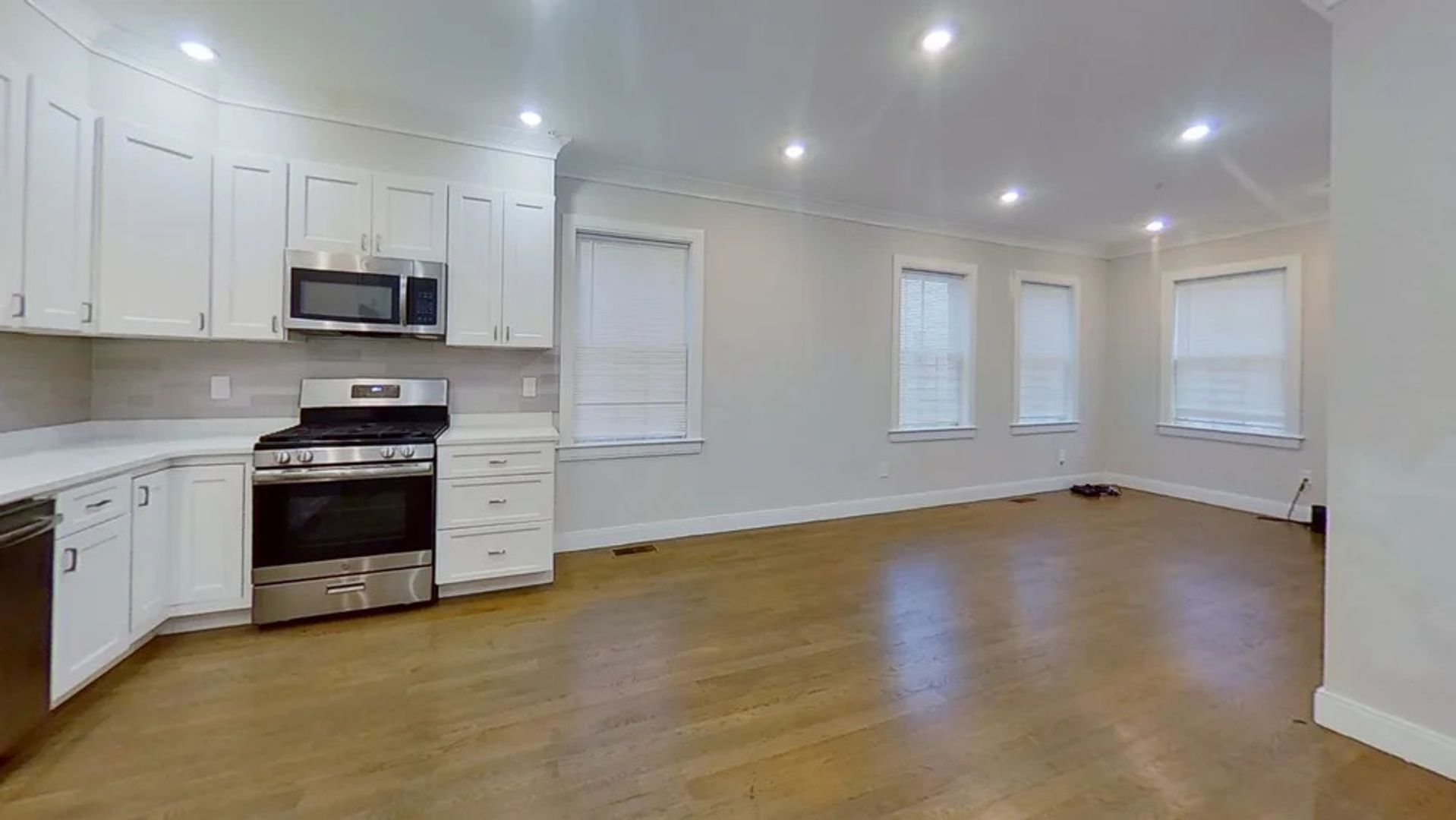 Allston Townhome: 79 Linden St