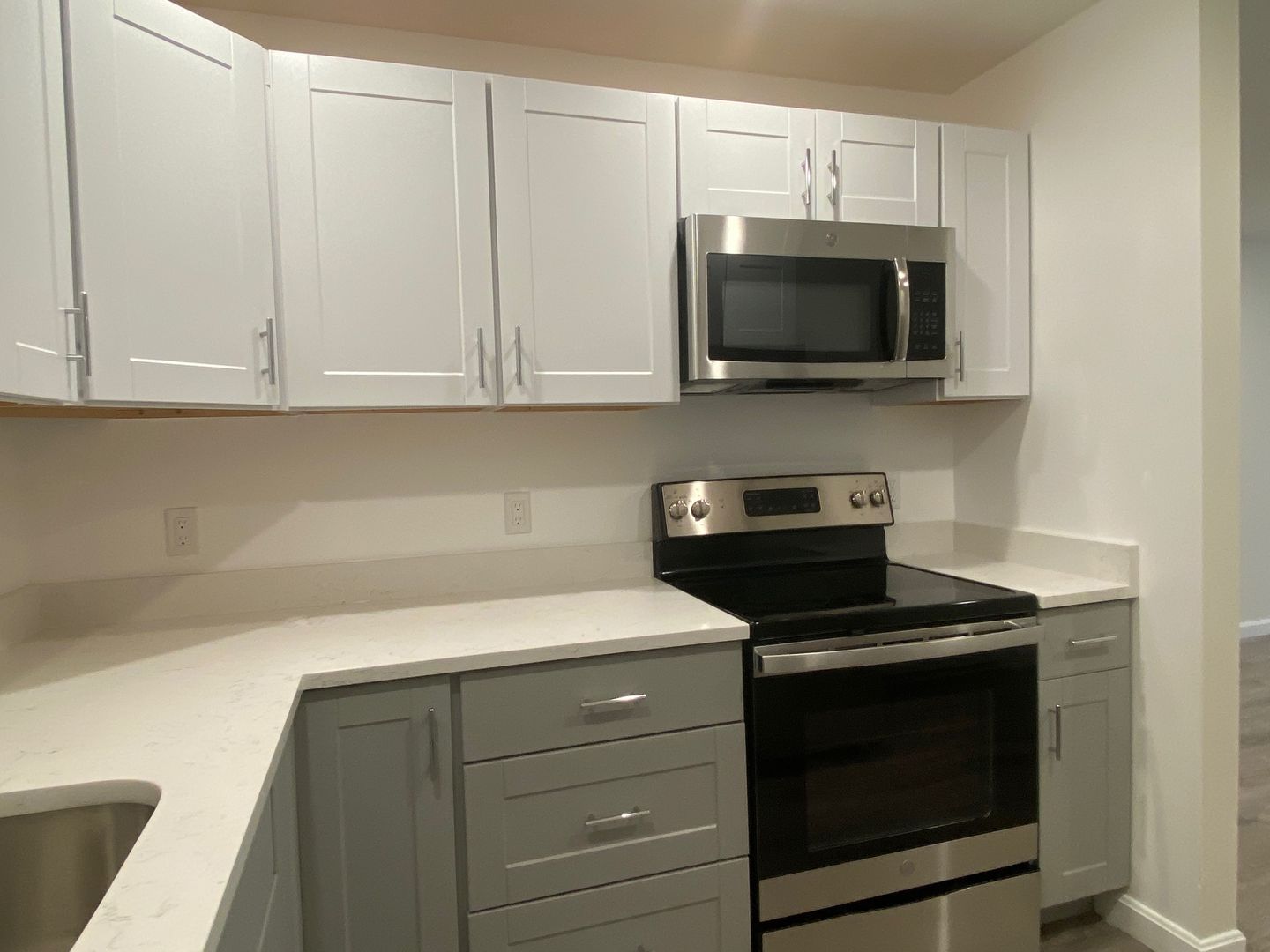 Boston House: 15 Embassy Rd