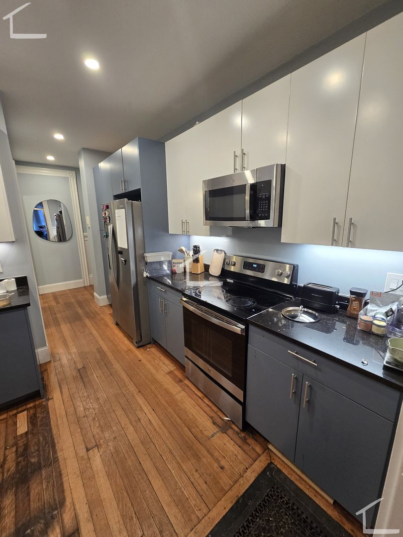 Boston (Kenmore) House: 112 Bay State Rd