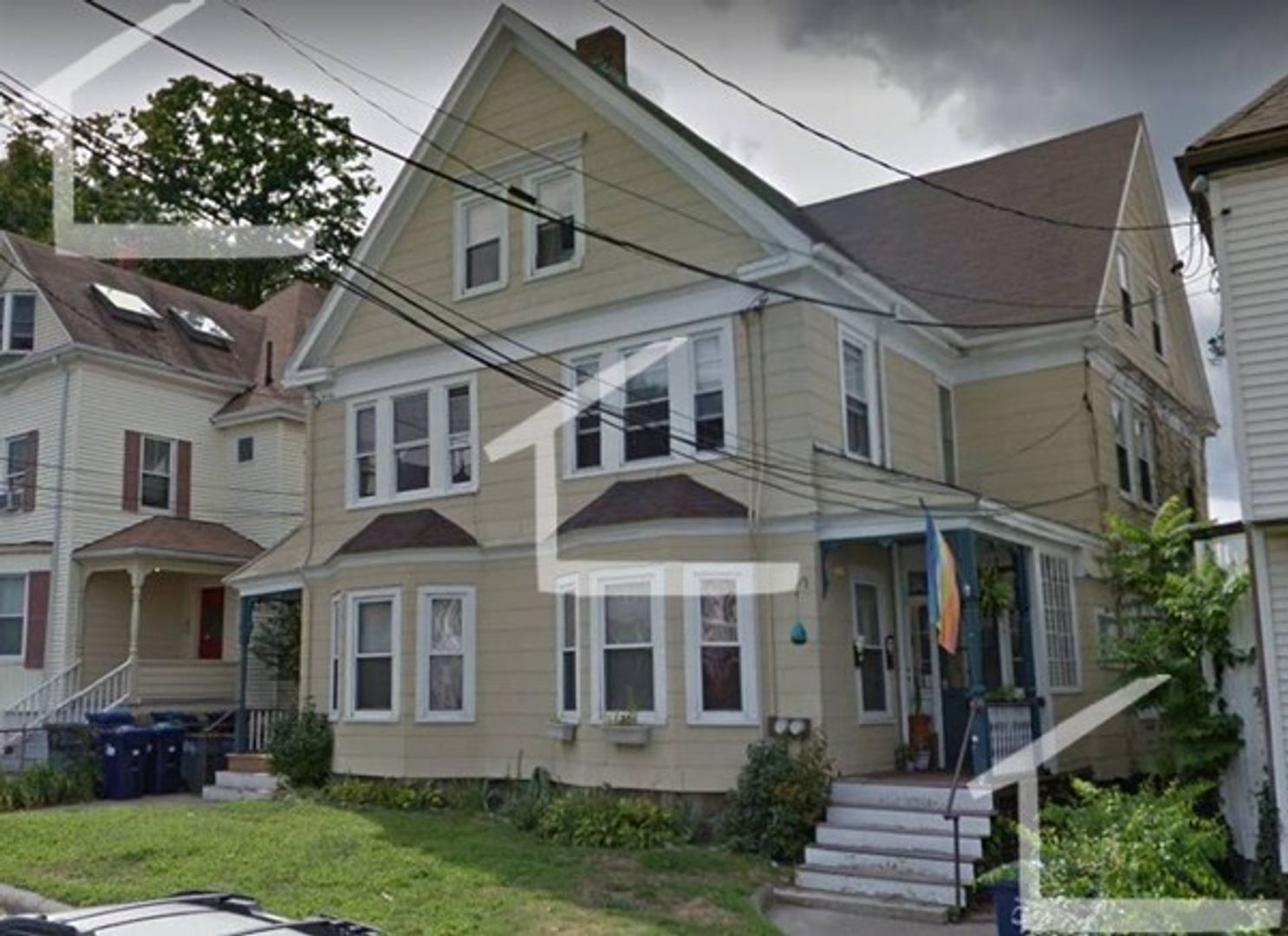 Boston House: 66B Murdock St.