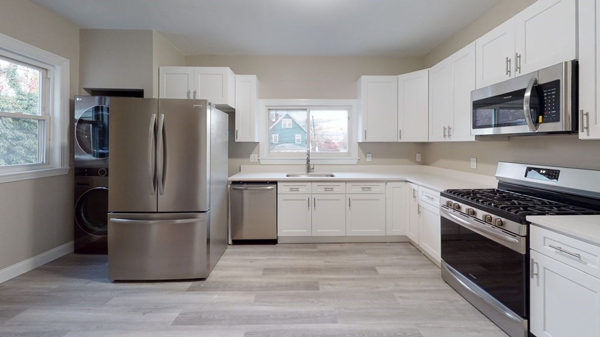 Newton (Newtonville) House: 2-1011 Washington St, #2