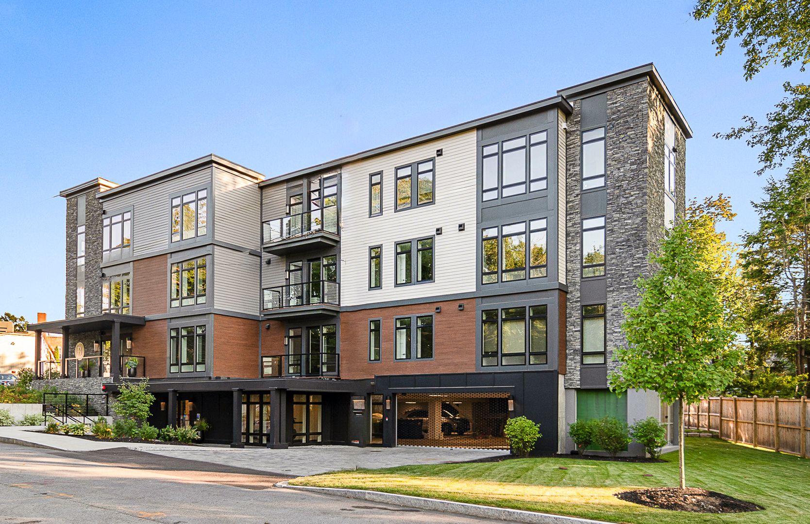 Newton Condo: 20 Kinmonth Road