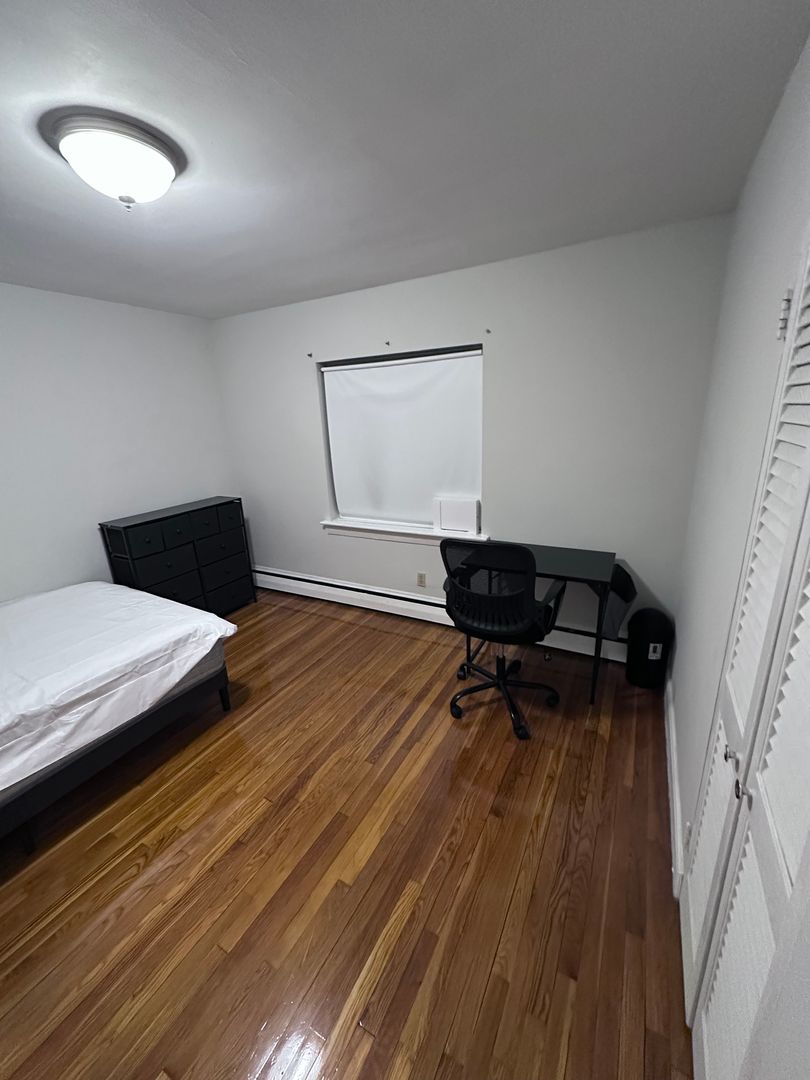 Brighton Condo: 67 Chiswick Rd