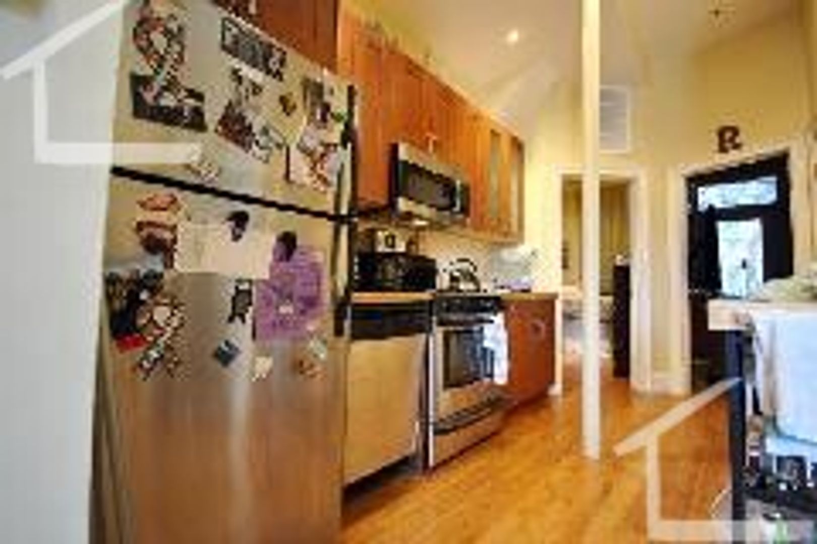 Boston House: 9 Cortes St