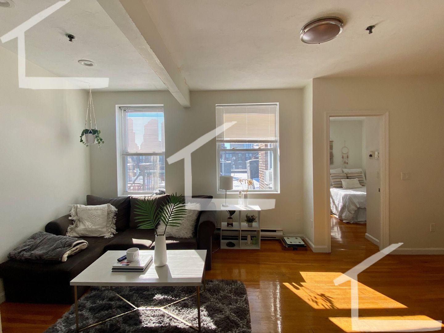 Boston Condo: 5 Cleveland Pl