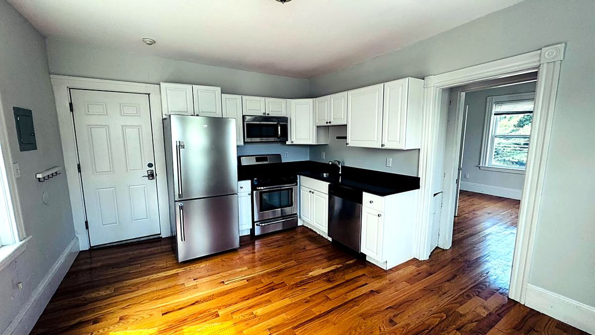 Waltham House: 240 Crescent St