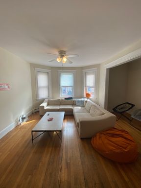 NO FEE!! NICE BRIGHTON 3 BED/2 BATH WITH IN-UNIT LAUNDRY & B, C AND D LINE ACCESS – photo 1