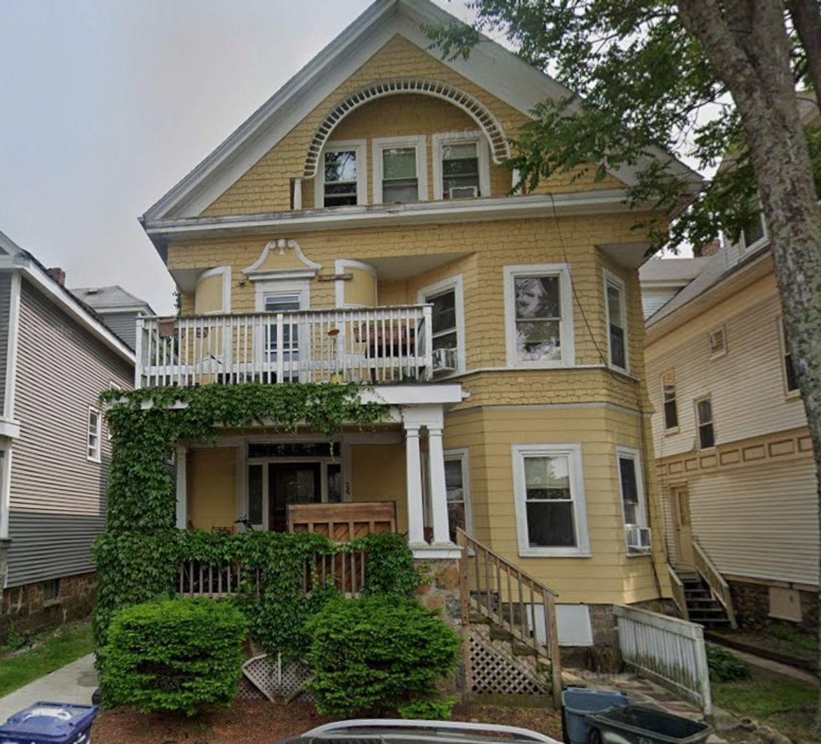 Boston House: 36 Brainerd Rd.