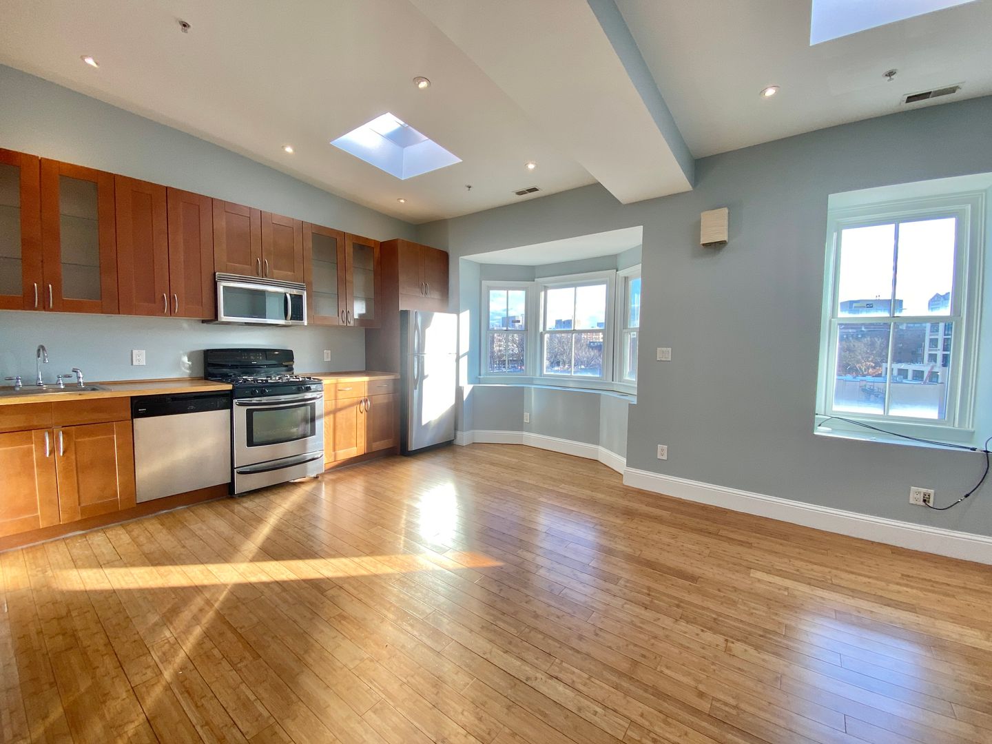 Boston Condo: 12 Cortes