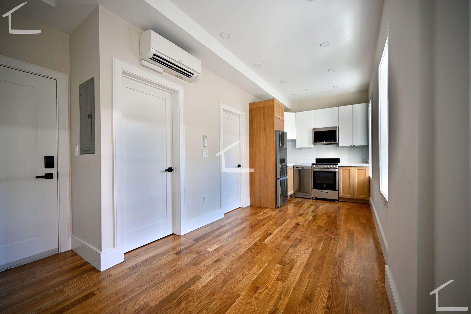 Boston Condo: 4 Winchester St