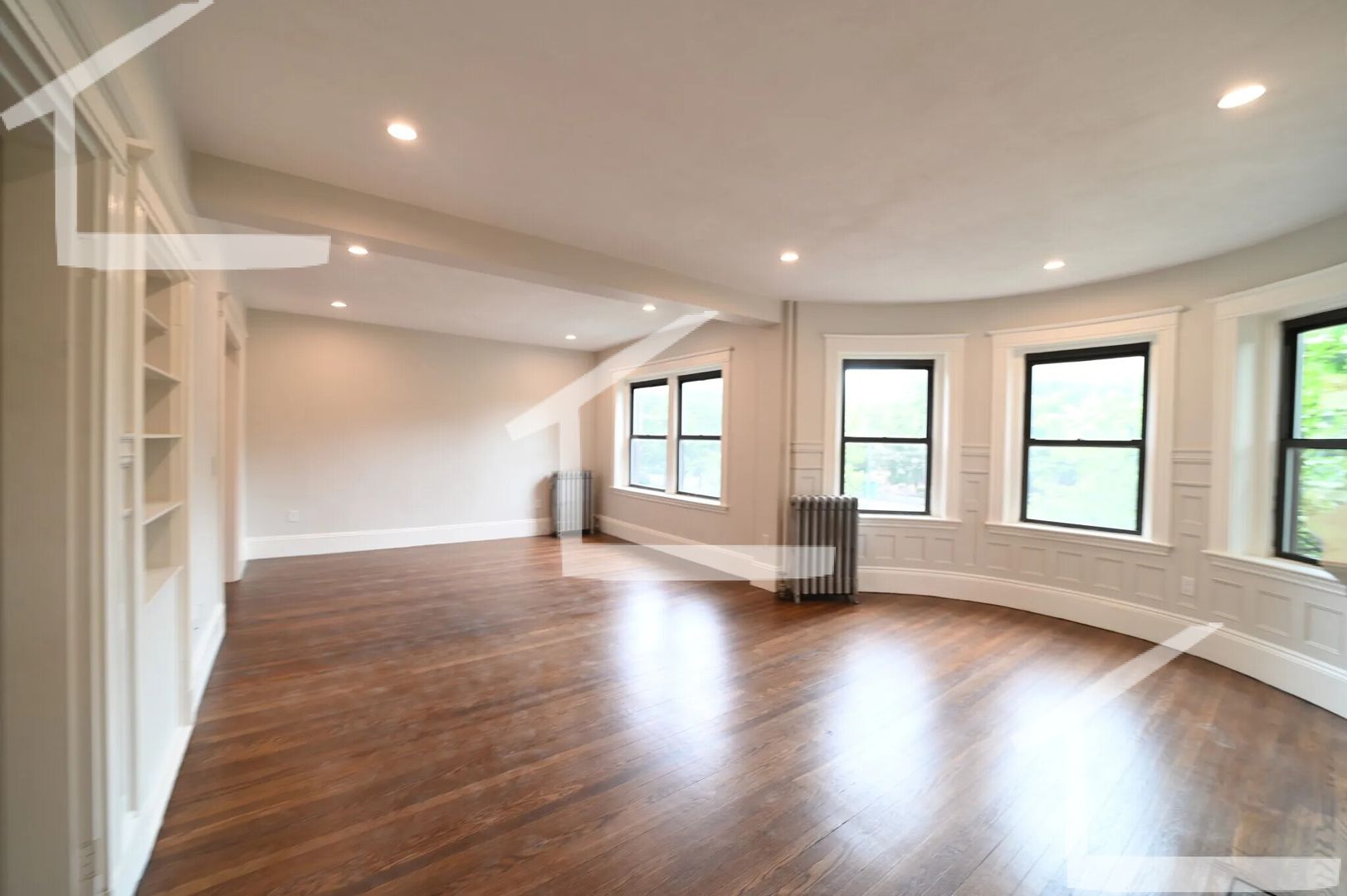 Brookline Condo: 1855 Beacon St