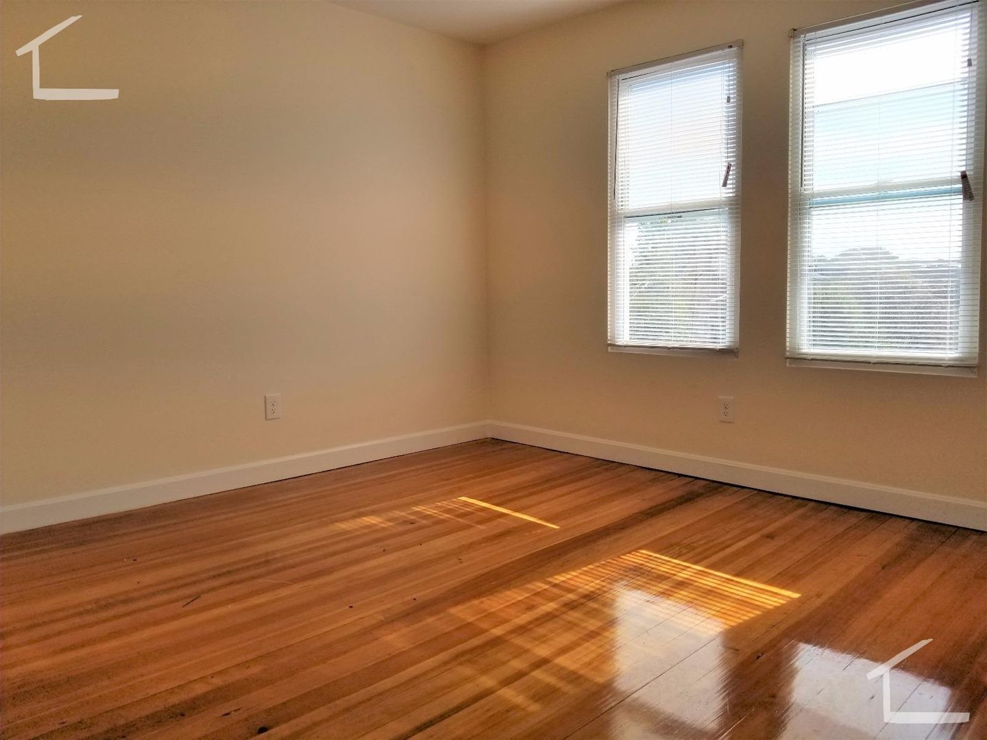 Boston House: 23 Weitz St