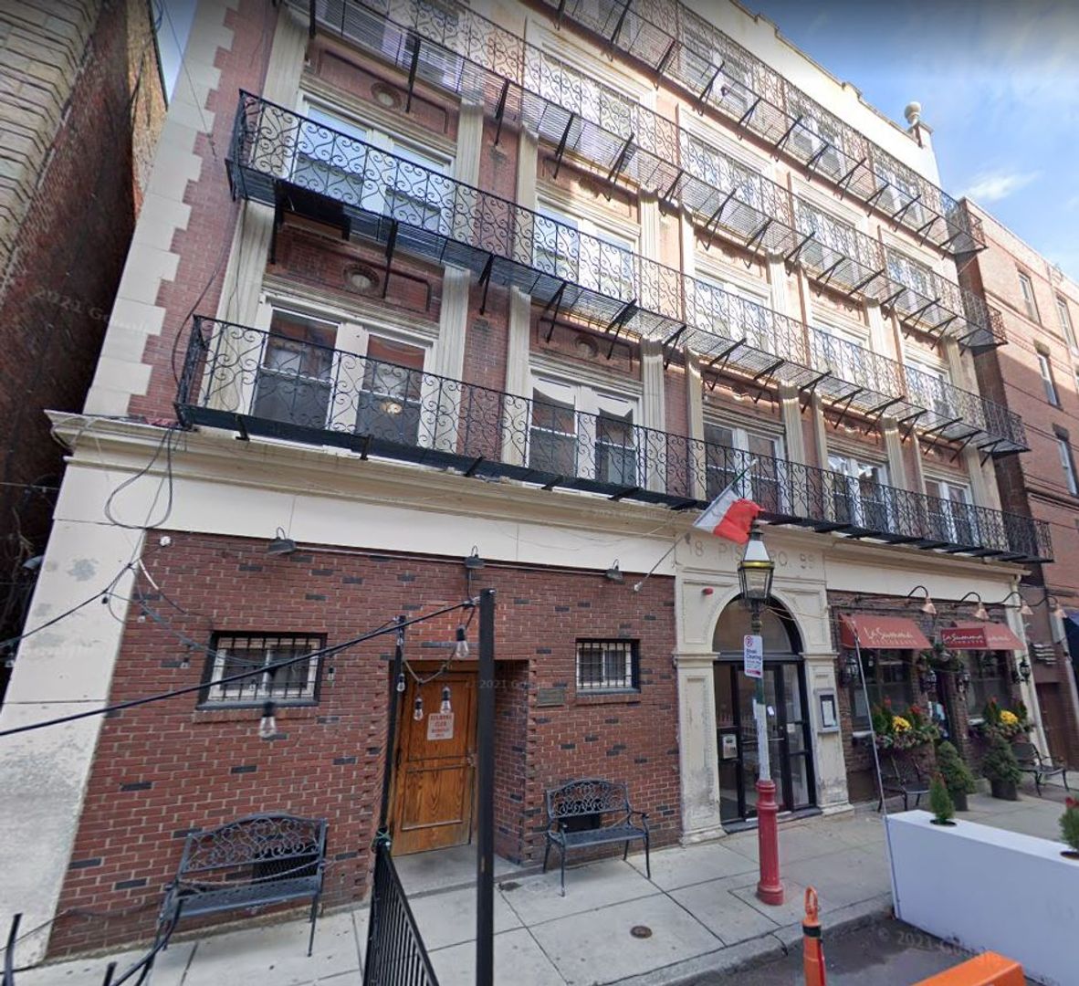 Boston (North End) House: 228Fleet St