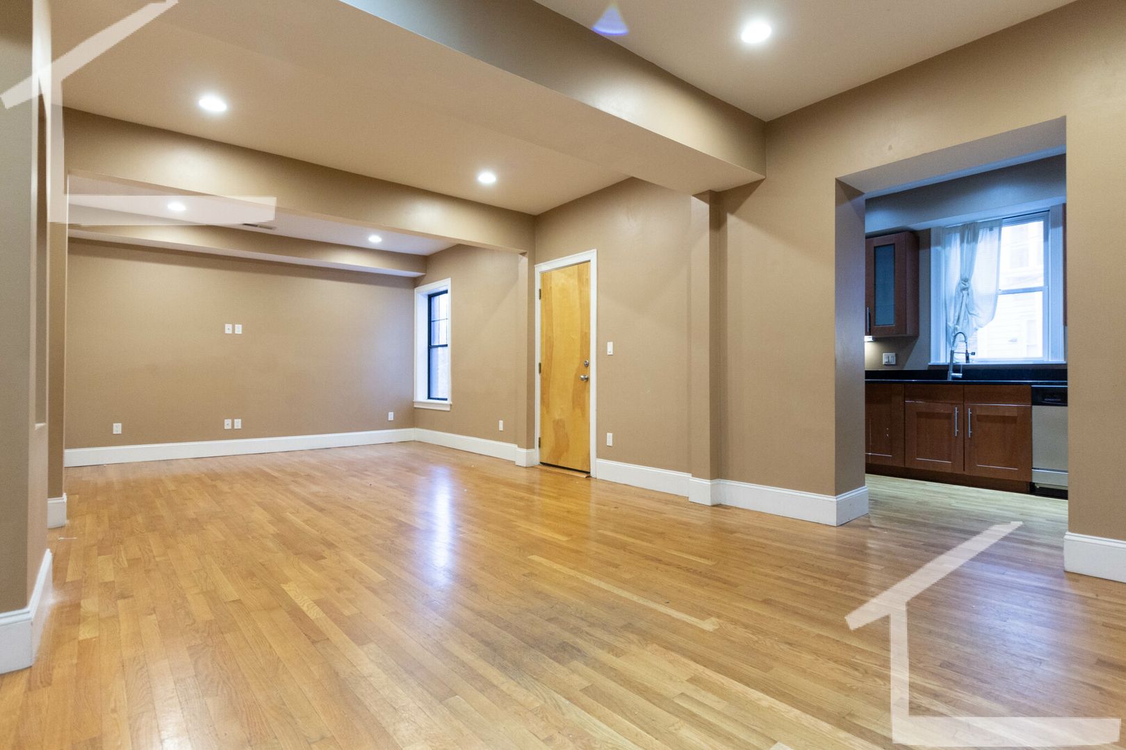 Brookline Condo: 1592 Beacon St