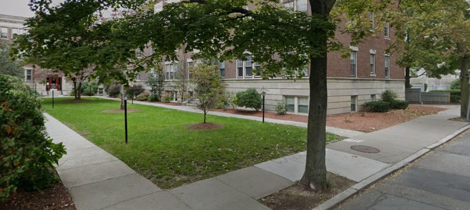 Brookline House: 16 Alton Pl.