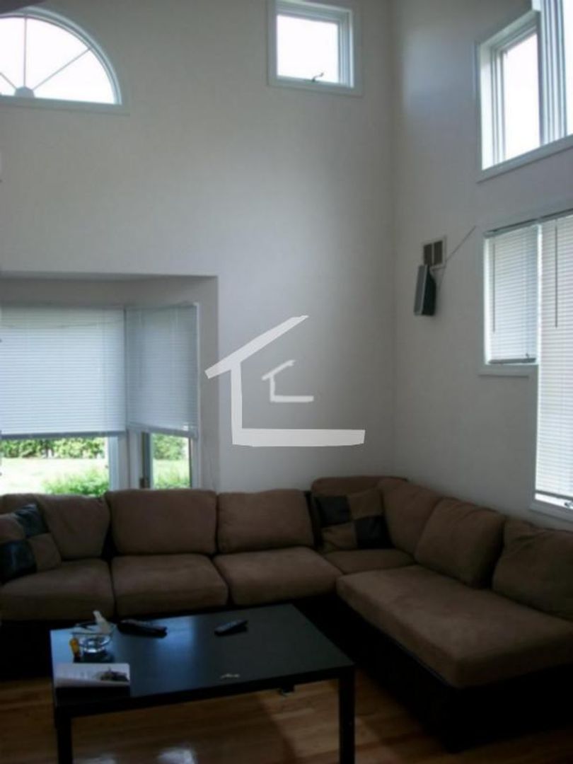 Boston House: 254 Allston St