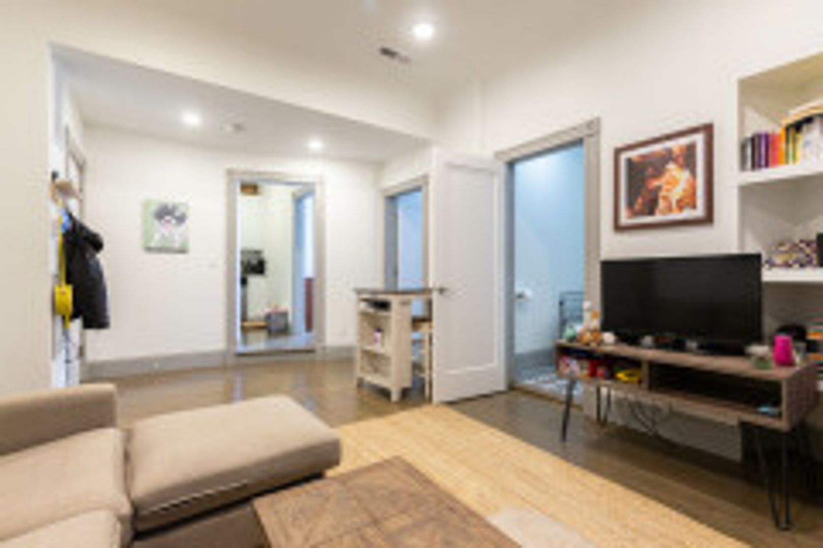 Boston Townhome: 13 Belvidere St