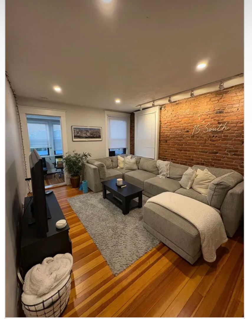 Boston Condo: 15 South St