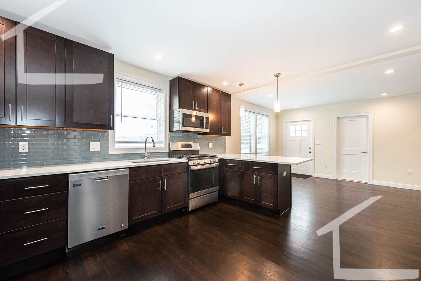 Medford House: 116 Jerome St