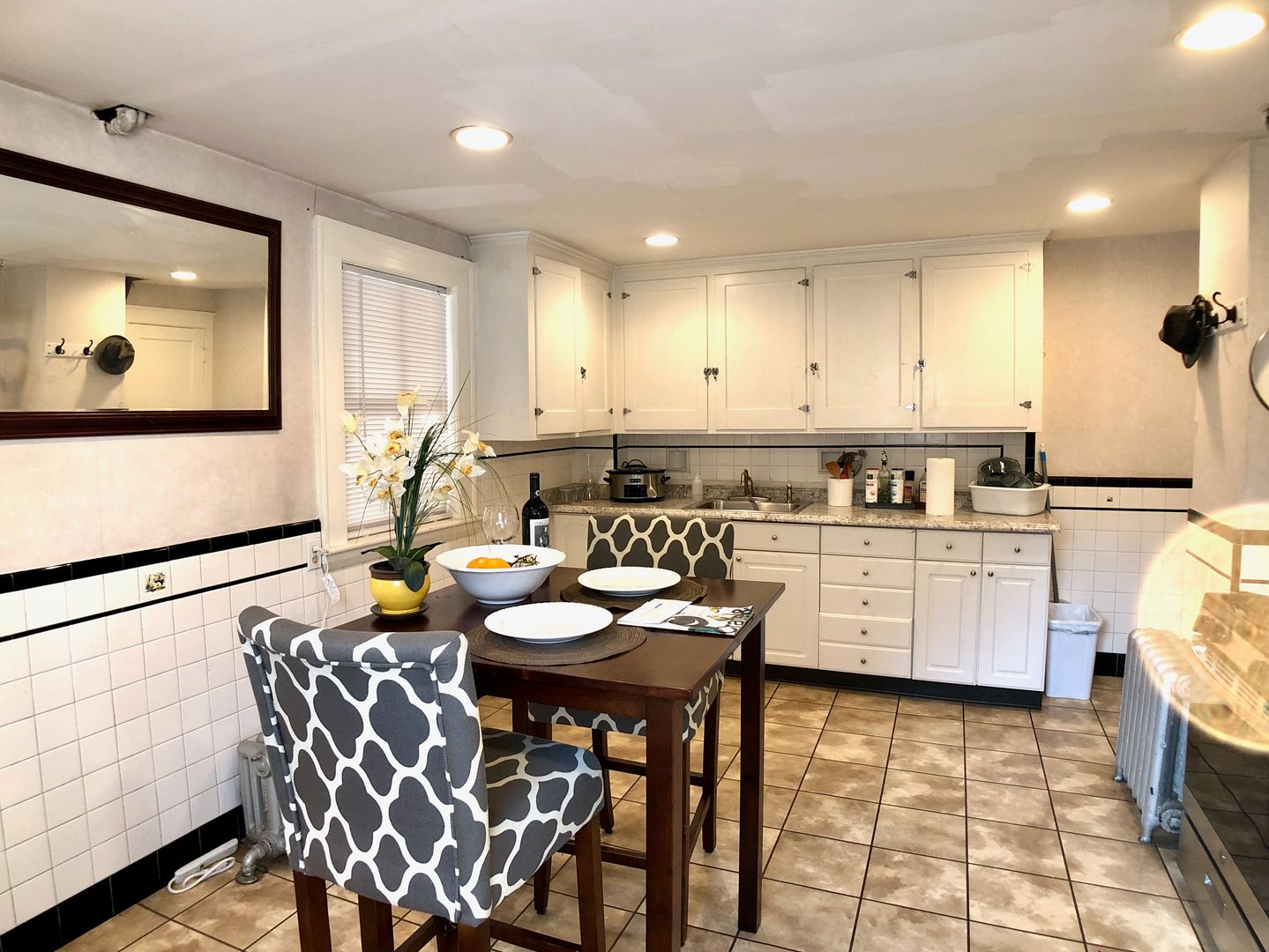 Newton Townhome: 88 Hawthorn Street