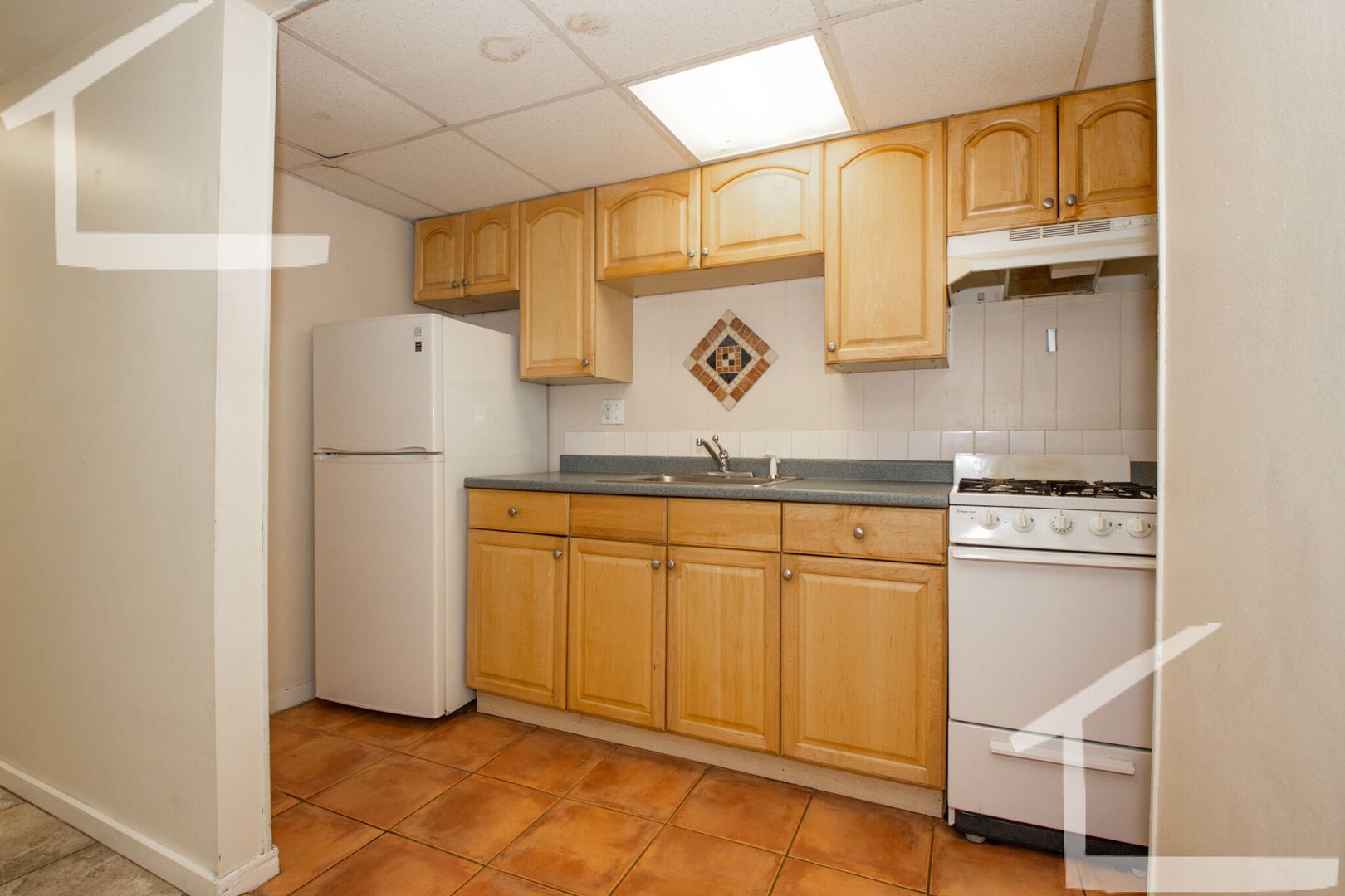 Boston House: 15 Glenville Ave