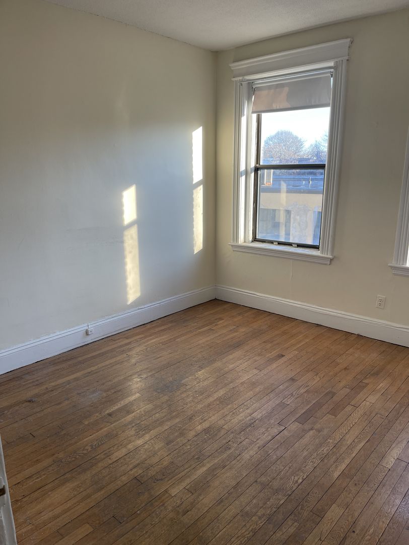 Boston Condo: 1152a Commonwealth Avenue