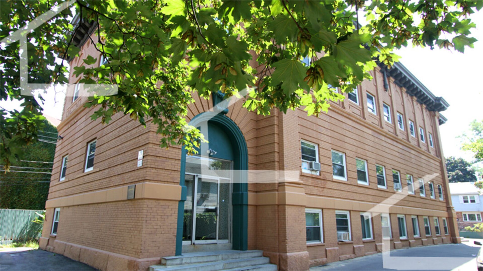 Boston House: 20 Armington St