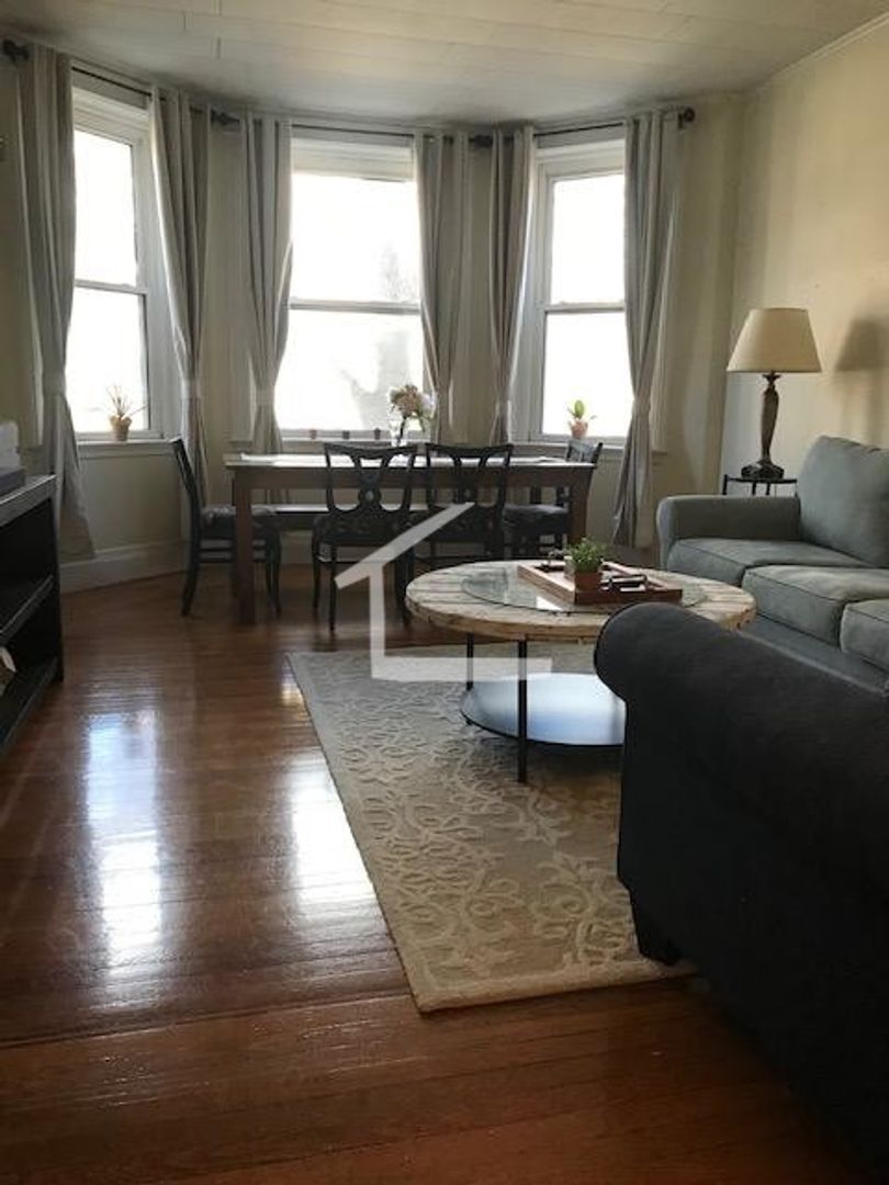 Brookline House: 19 Euston St.