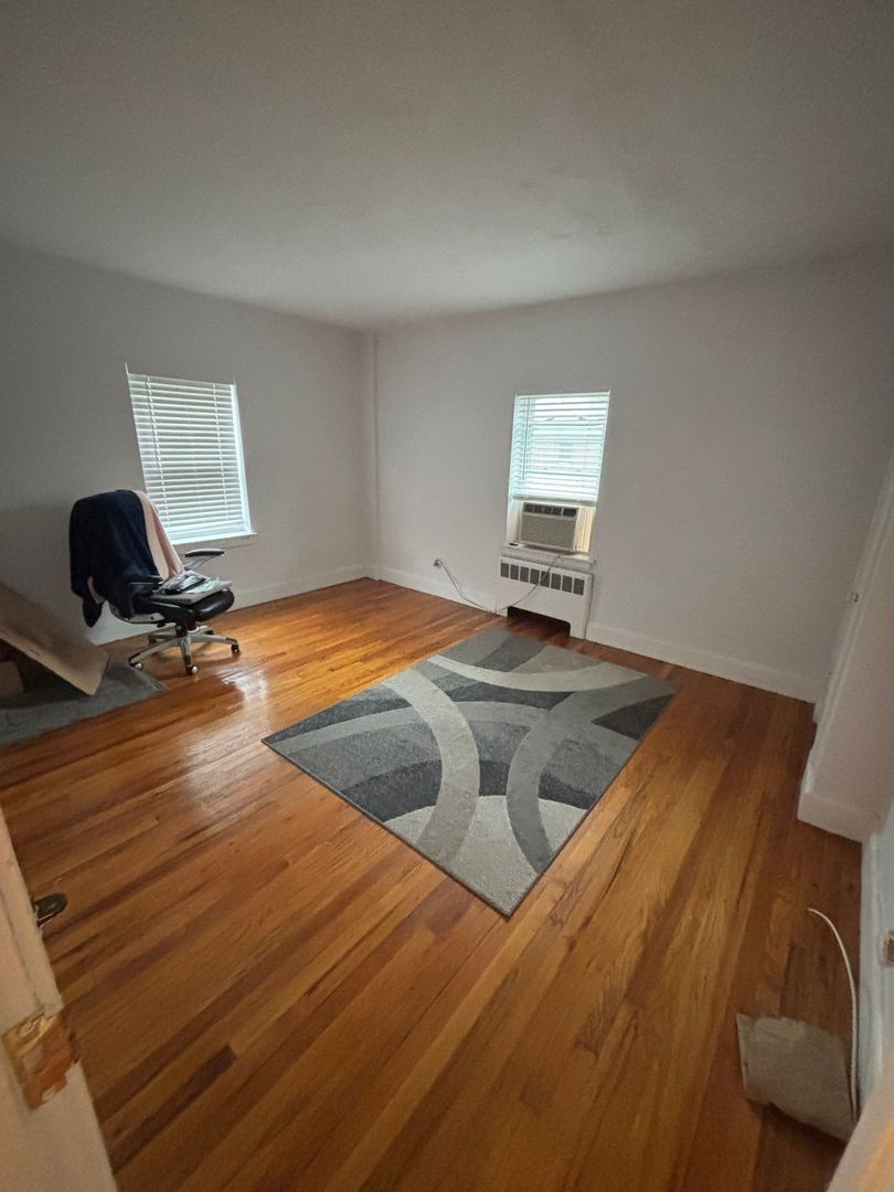 Boston Condo: 20 Brock St.