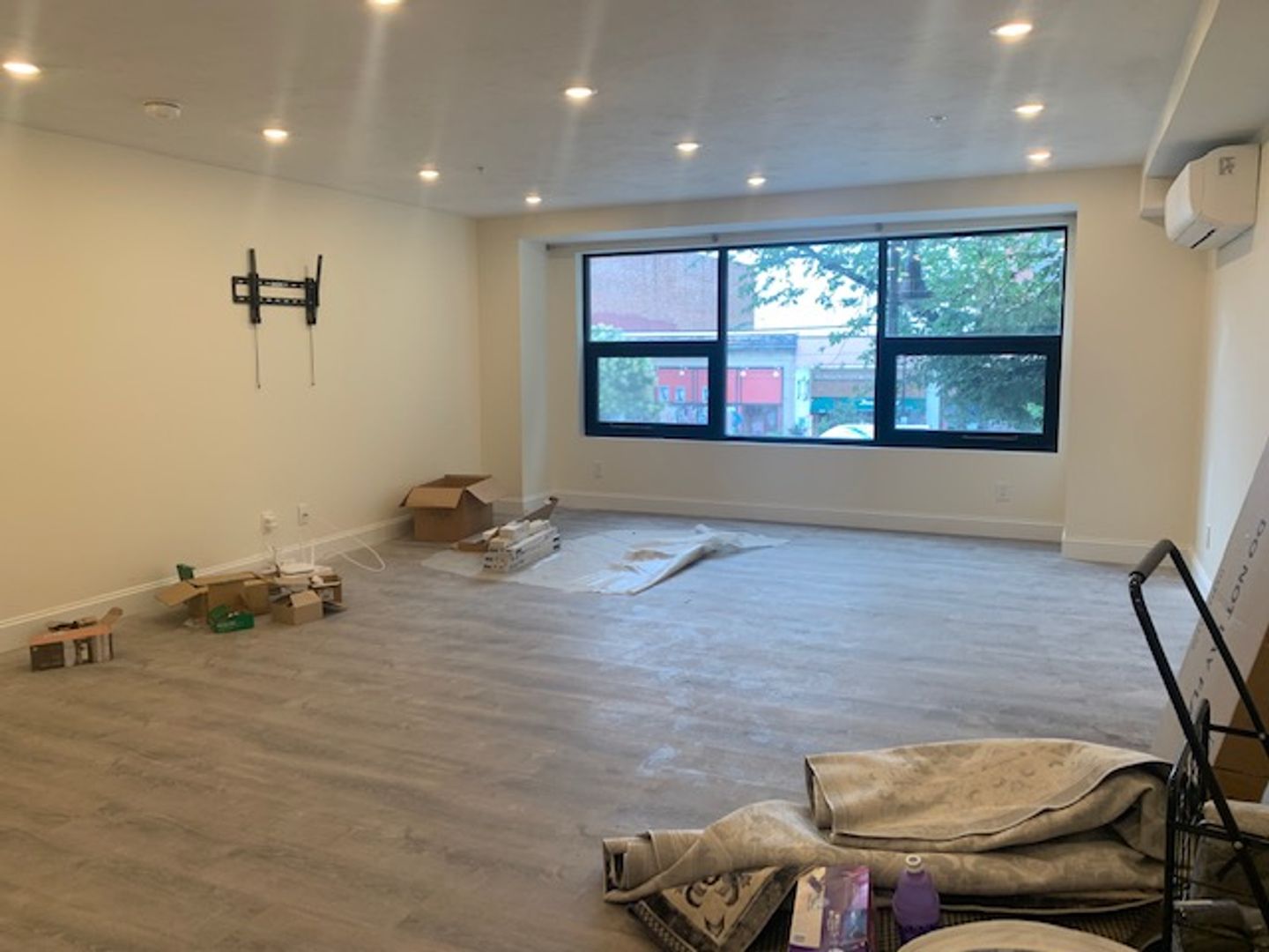 Brookline Condo: 1028 Commonwealth Ave