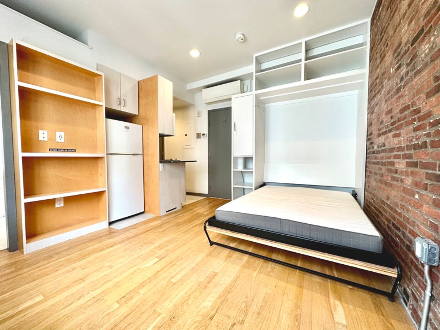 Boston Condo: 144 Bowdoin St.