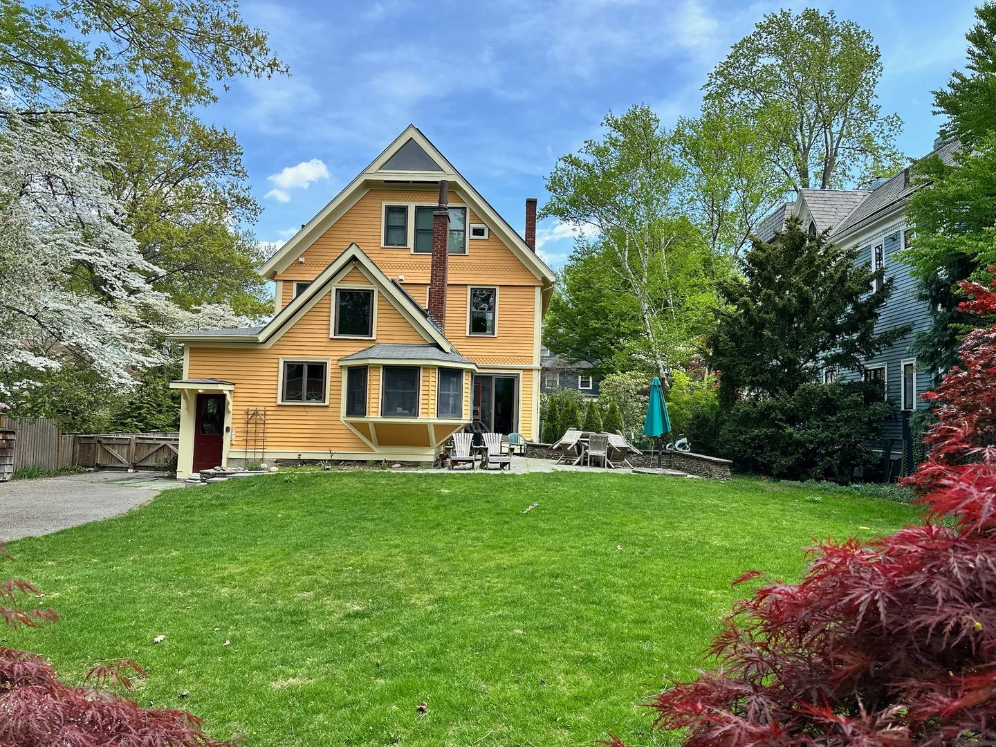 Cambridge House: 120 Lakeview Avenue