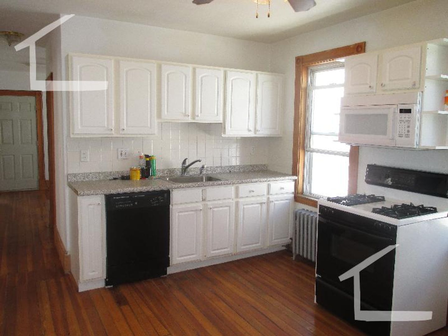 Boston House: 47 Litchfield St