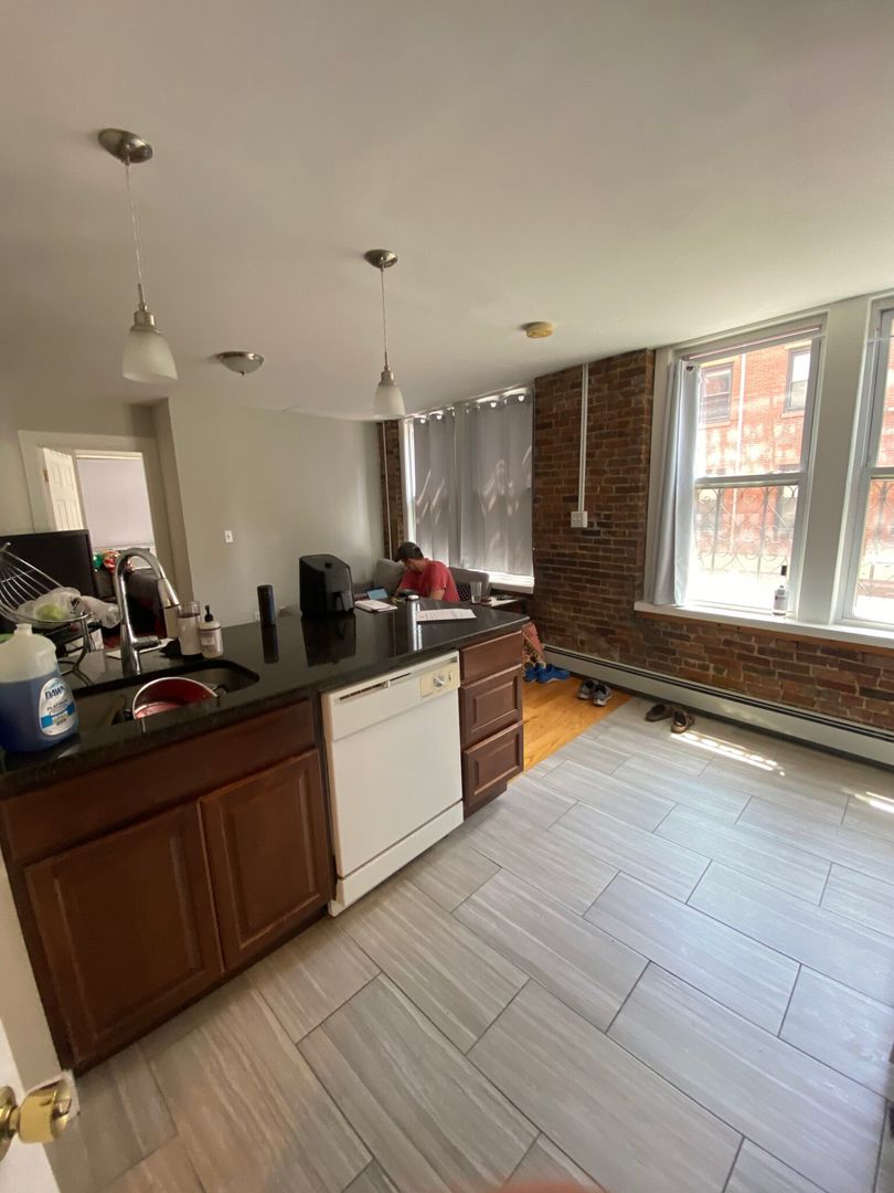 Boston Condo: 25 Fleet St