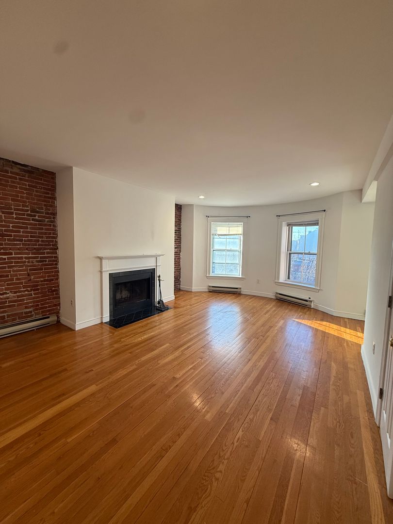 Boston Condo: 1742 Washington st