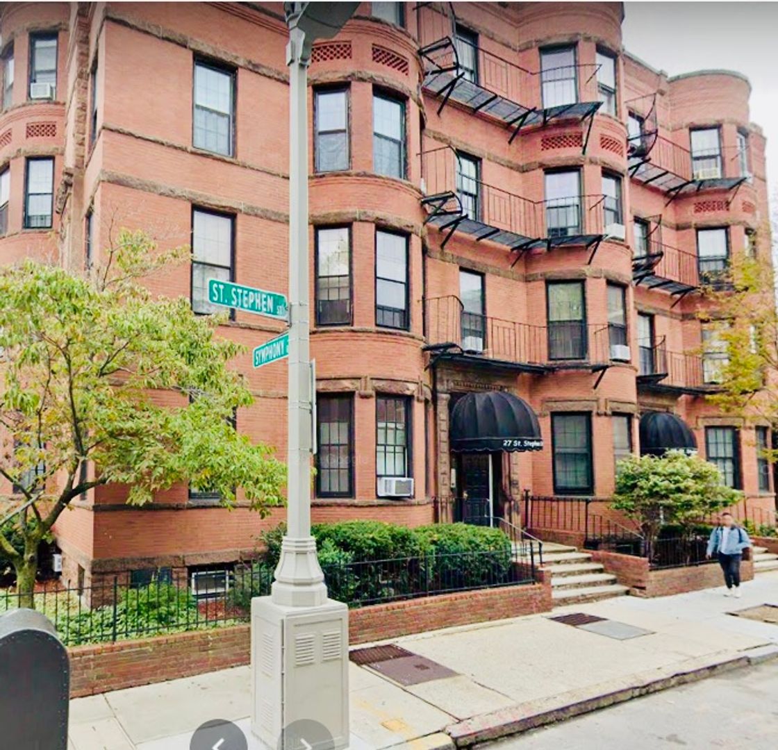 Boston Condo: 27 St stephen