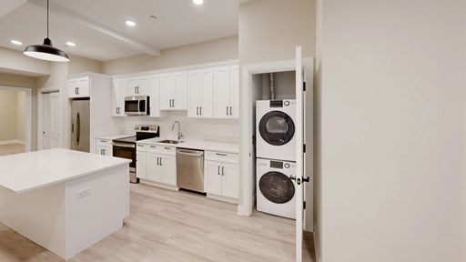 No Brokers Fee, Theater District of Boston, In-Unit Washer/Dryer, Brand new Renovation – photo 1