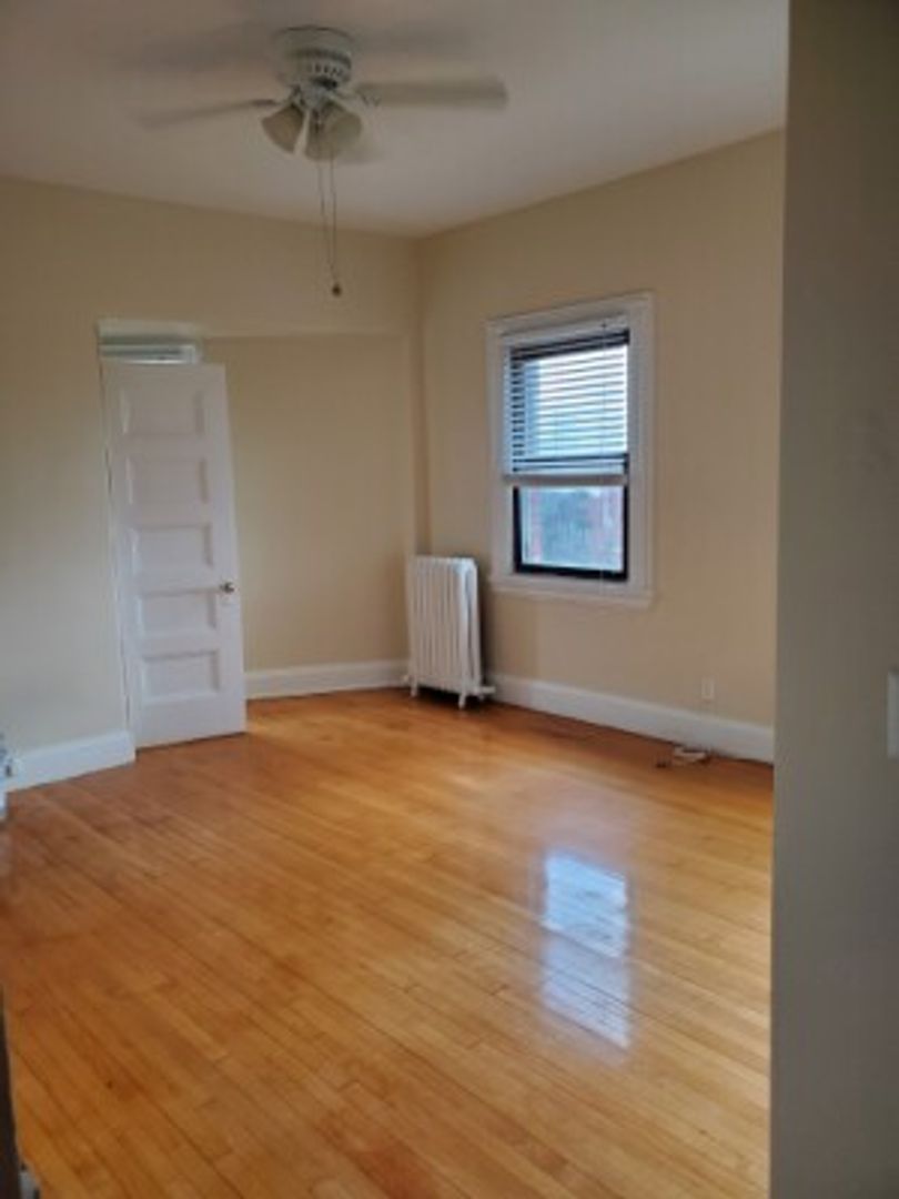 Boston Condo: 1470 Beacon St