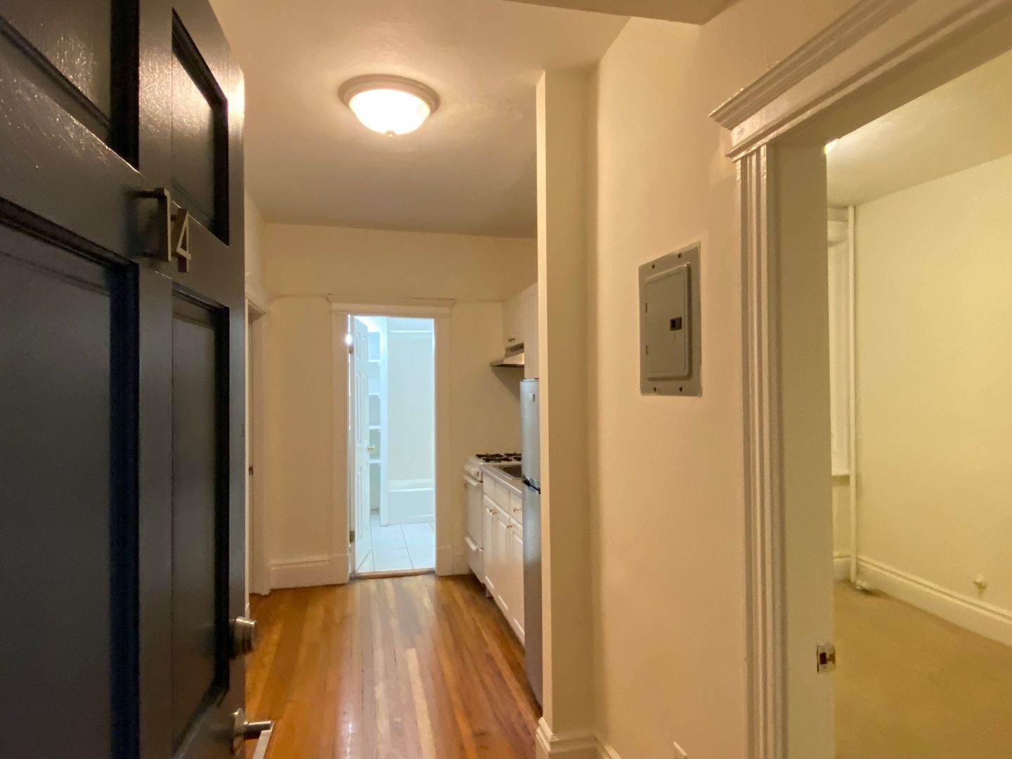 Boston Condo: 4 Camelot Court